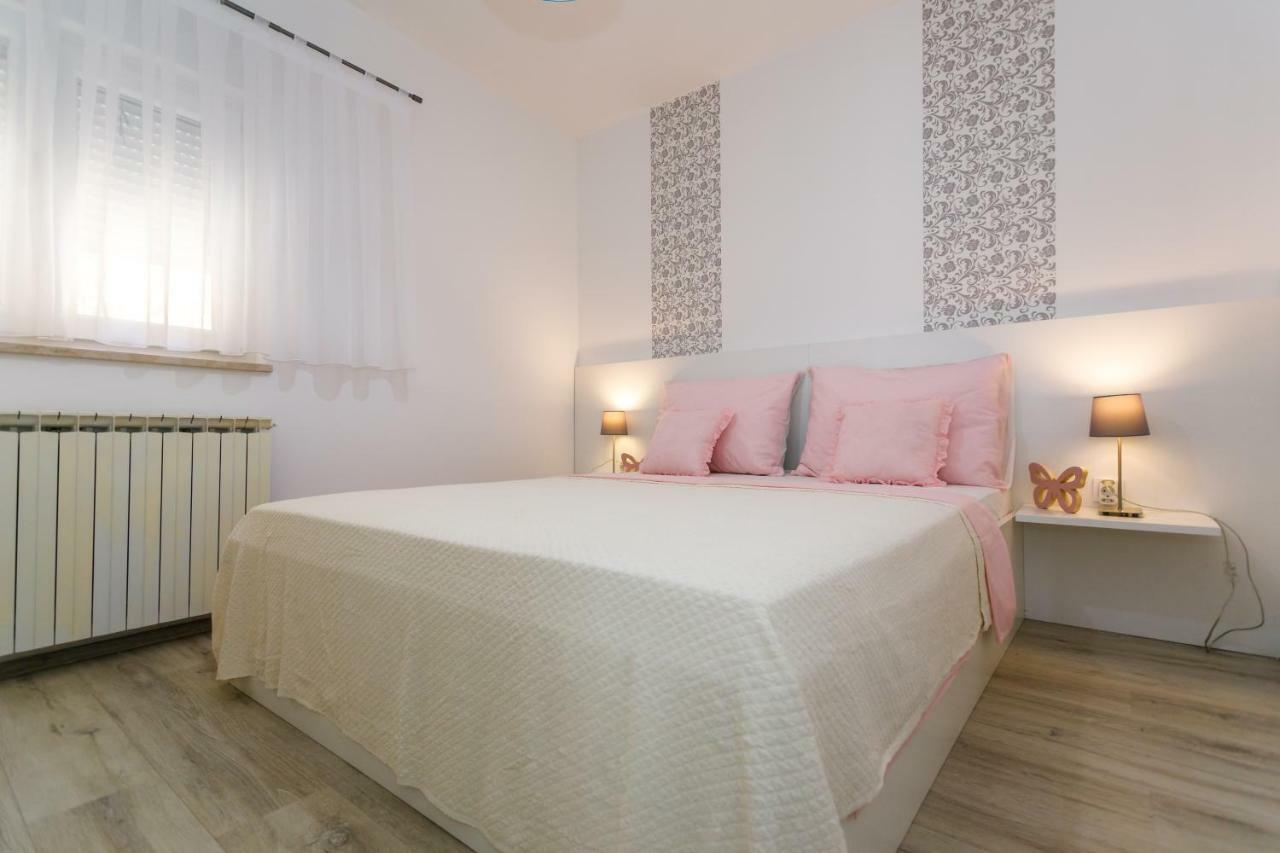 Apartman Brajutovci 26 Kornić Esterno foto