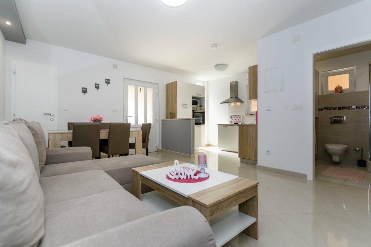 Apartman Brajutovci 26 Kornić Esterno foto