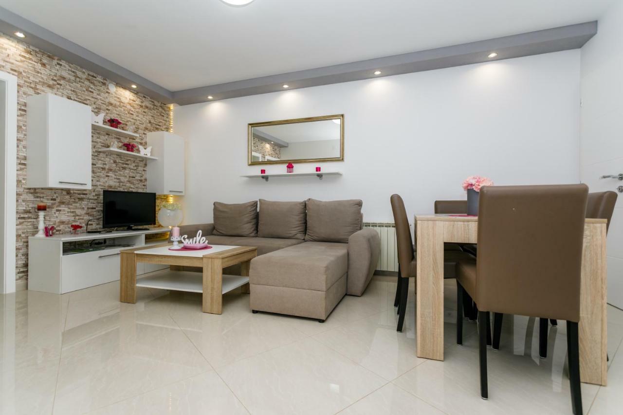 Apartman Brajutovci 26 Kornić Esterno foto